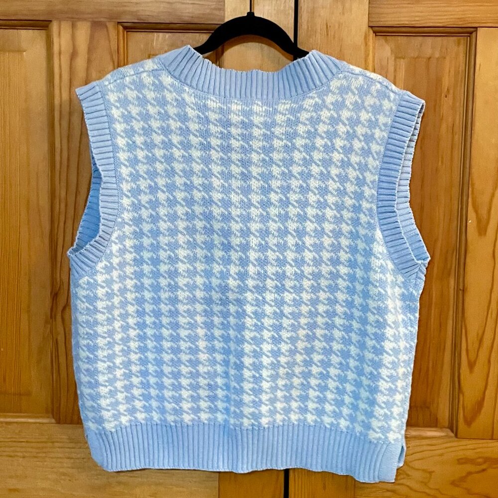 Blue and White Houndstooth Oversize Knit Sweater Vest - Picture 3 of 4